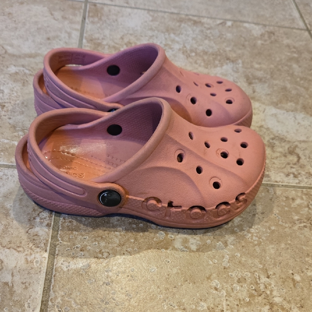 CROCS Kids Water Shoes in Pink